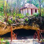 Cabanas Camping Yaxmuul